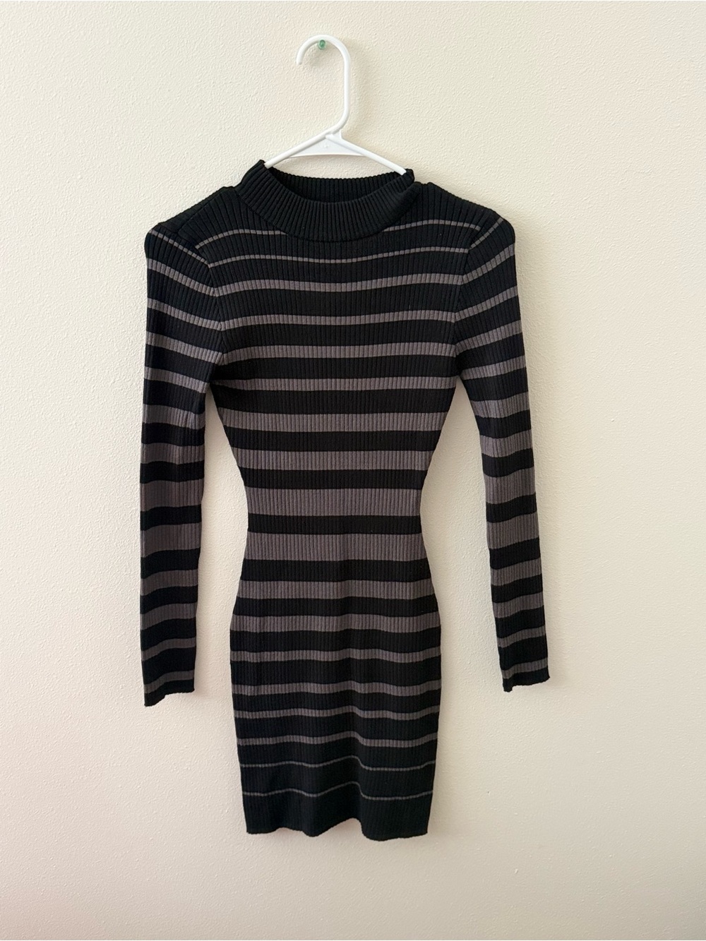 Burgundy and Black Long Sleeve Dress Bundle - Picture 3 of 4